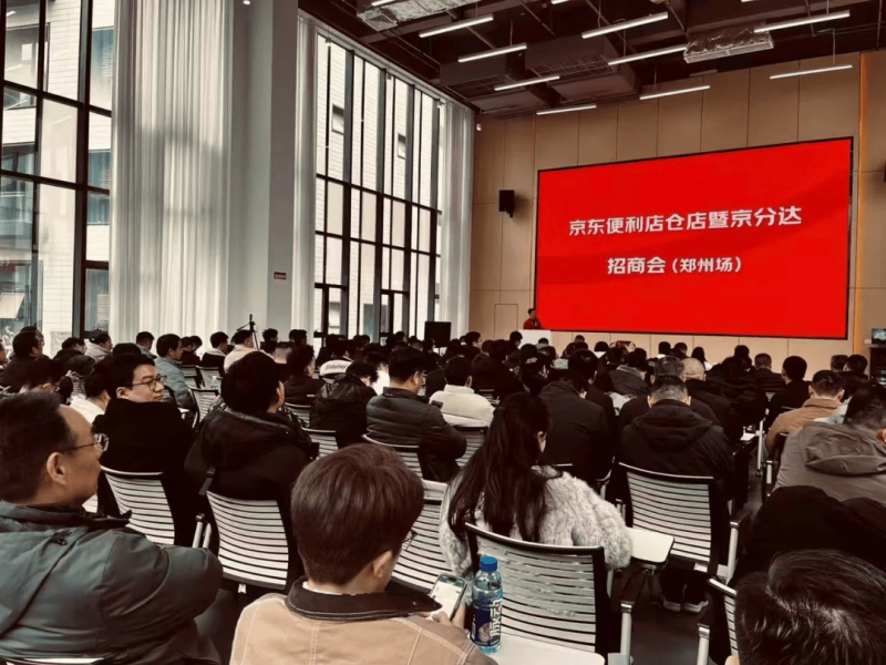 男子将6岁女童拖入小巷，警方通报