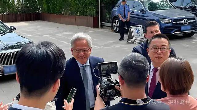 泰国宪法法院裁定暂停佩通坦总理职务